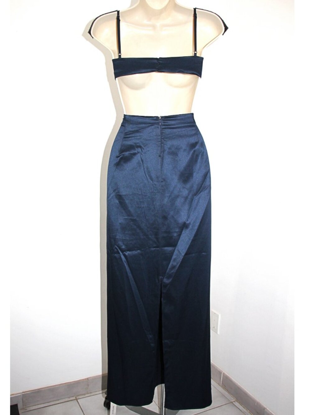 Reformation Jane Open Back Satin Dress with Back Slit in Navy sz 12 $298 - Picture 9 of 13